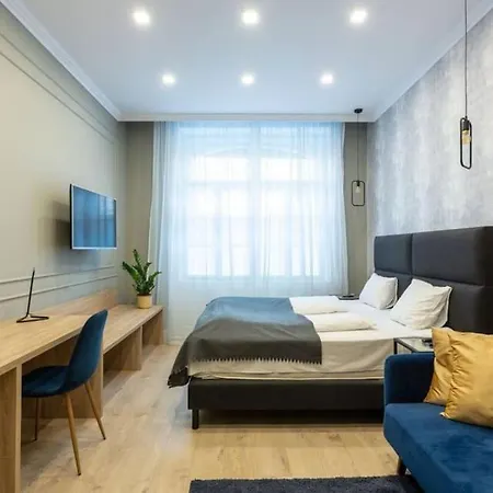 Luxurious Located In The Heart Of 公寓 *