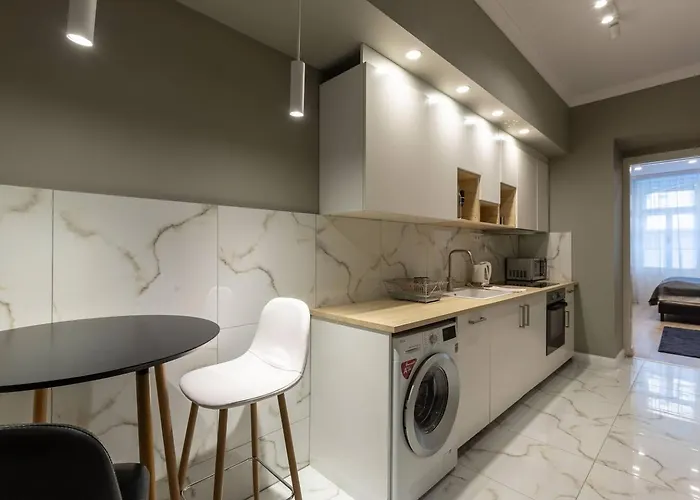 아파트 Luxurious Located In The Heart Of