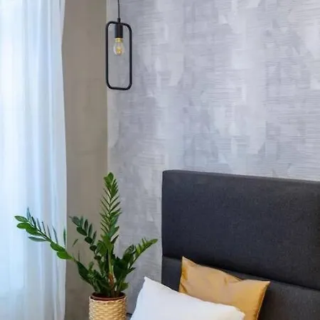 Luxurious Located In The Heart Of Apartment Budapest