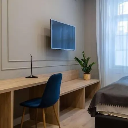 Luxurious Located In The Heart Of Budapest
